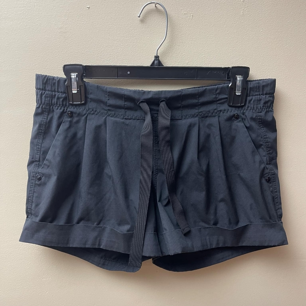 Lululemon spring break away shorts